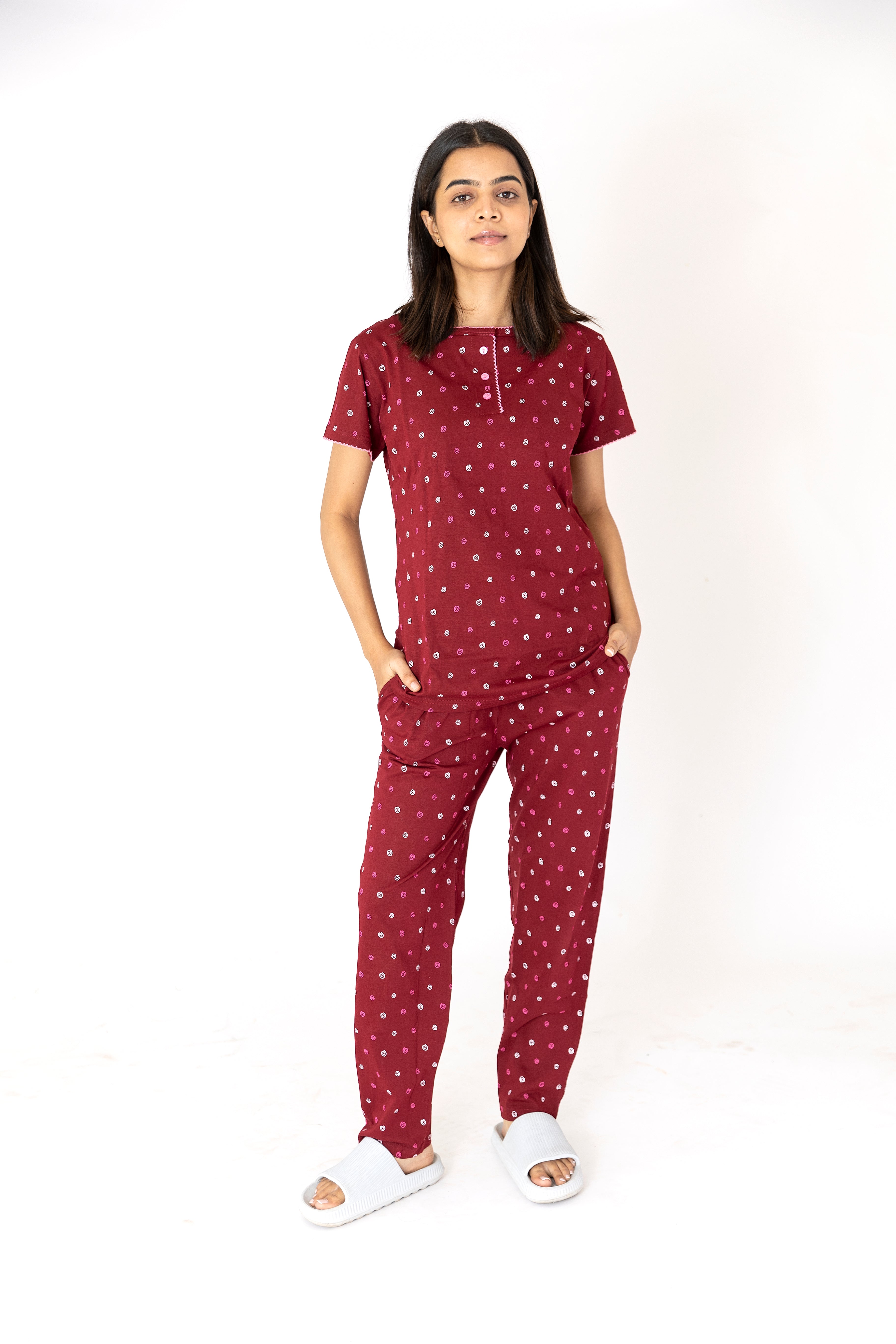 Spiral printed Maroon Womens Top & Pyjama Set