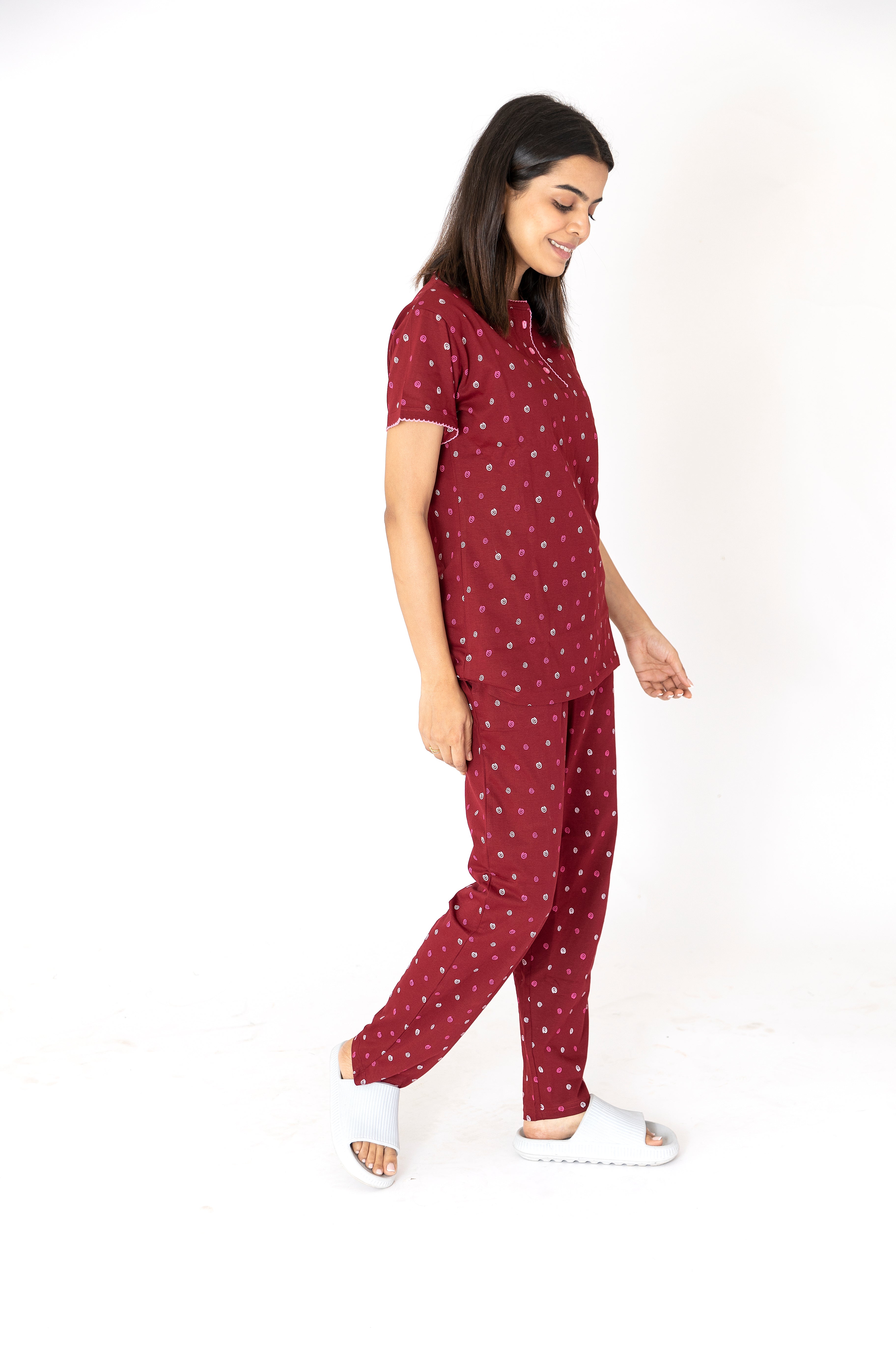 Spiral printed Maroon Womens Top & Pyjama Set
