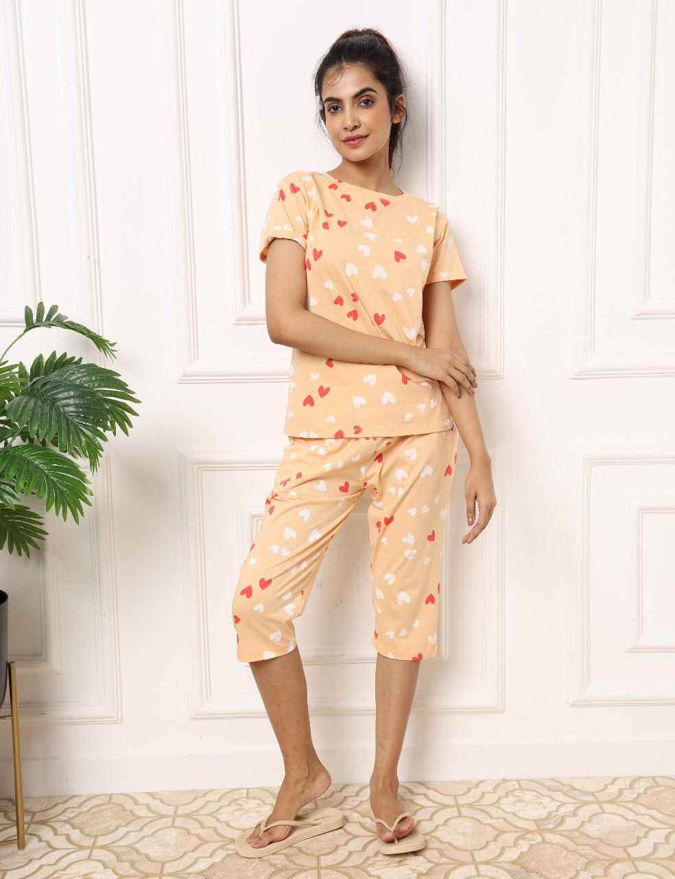 Peach Heart Sprinkle in Red & White Womens Nightwear Capri Set
