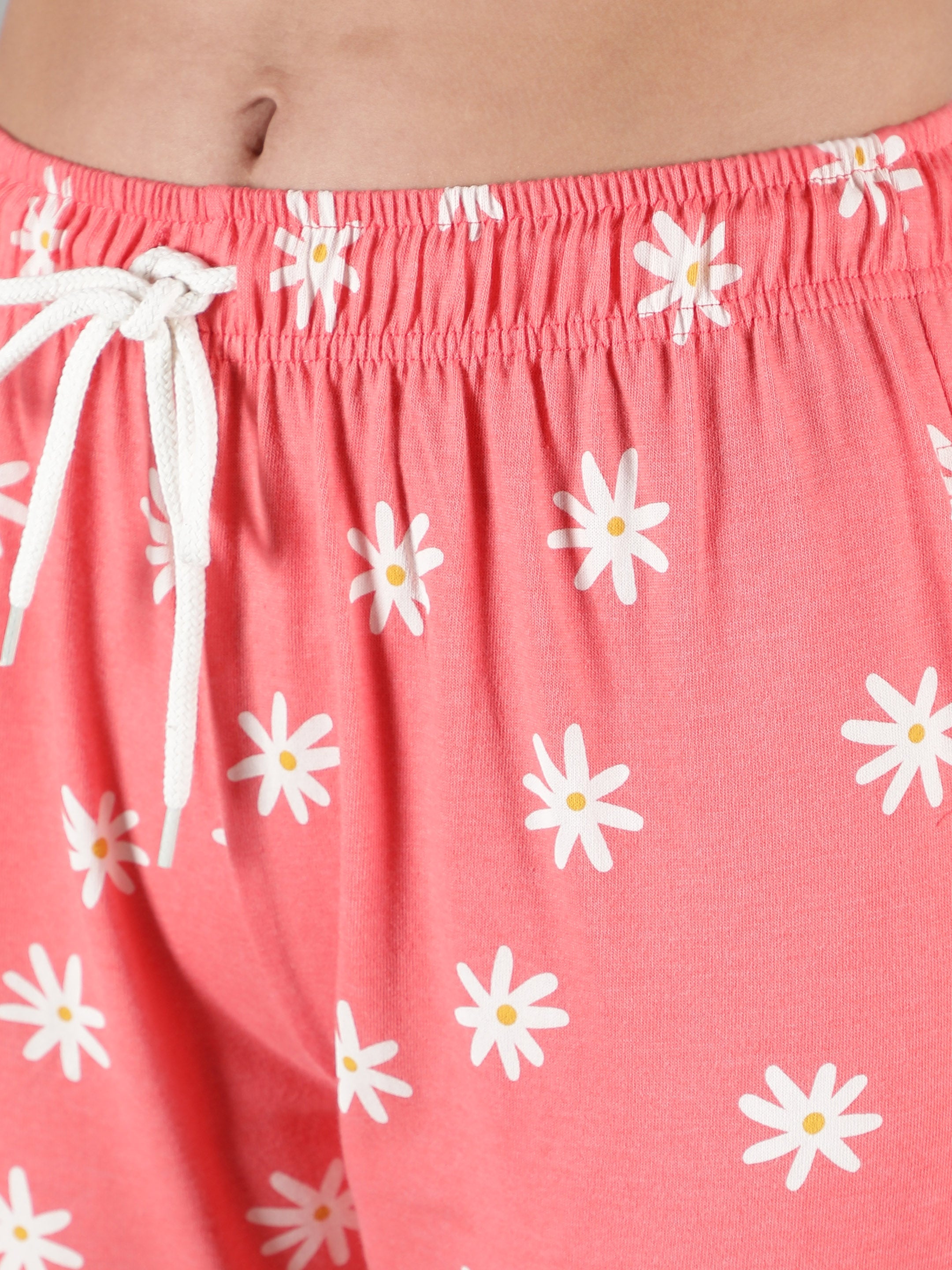 Women's Peach White Floral Collar Style PJ Set - Delicate & Comfortable Sleepwear