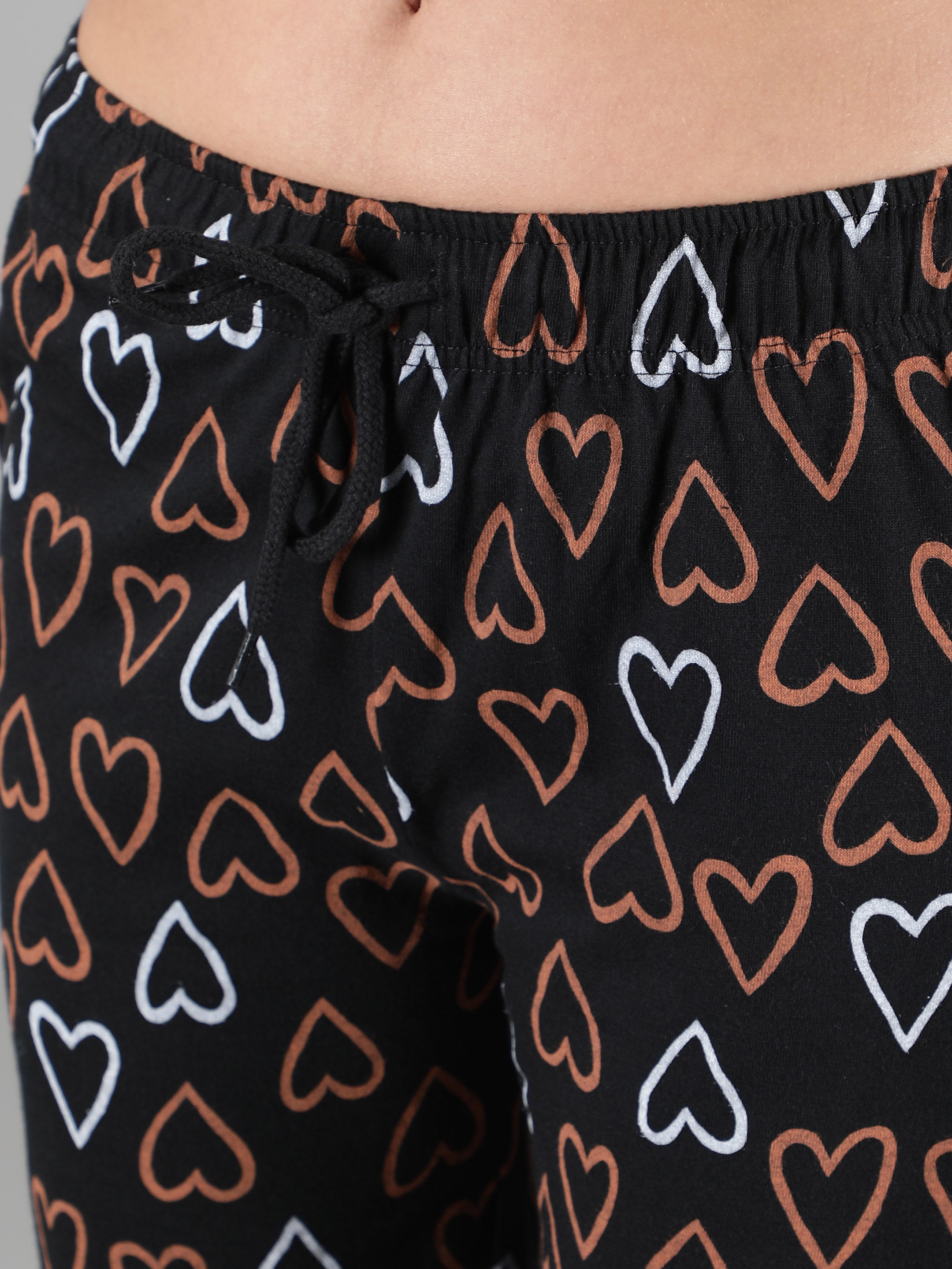 Women's Black Hearts Collar Style PJ Set - Chic & Comfortable Sleepwear