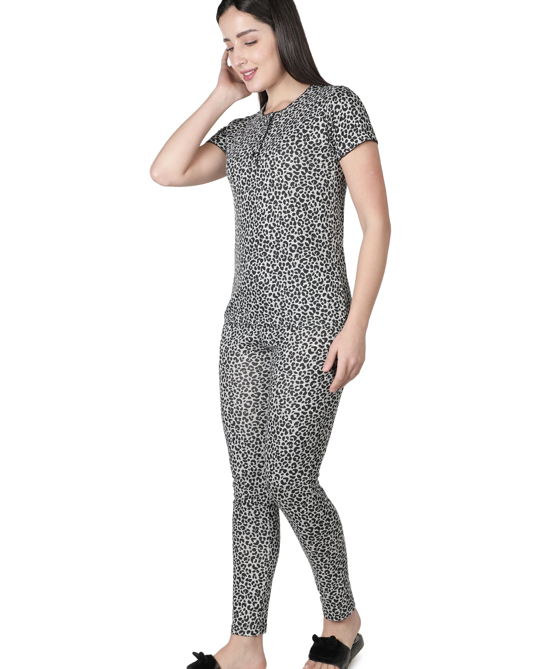 Women's Grey Leopard Round Neck Pyjama Set - Effortless Elegance in Nightwear
