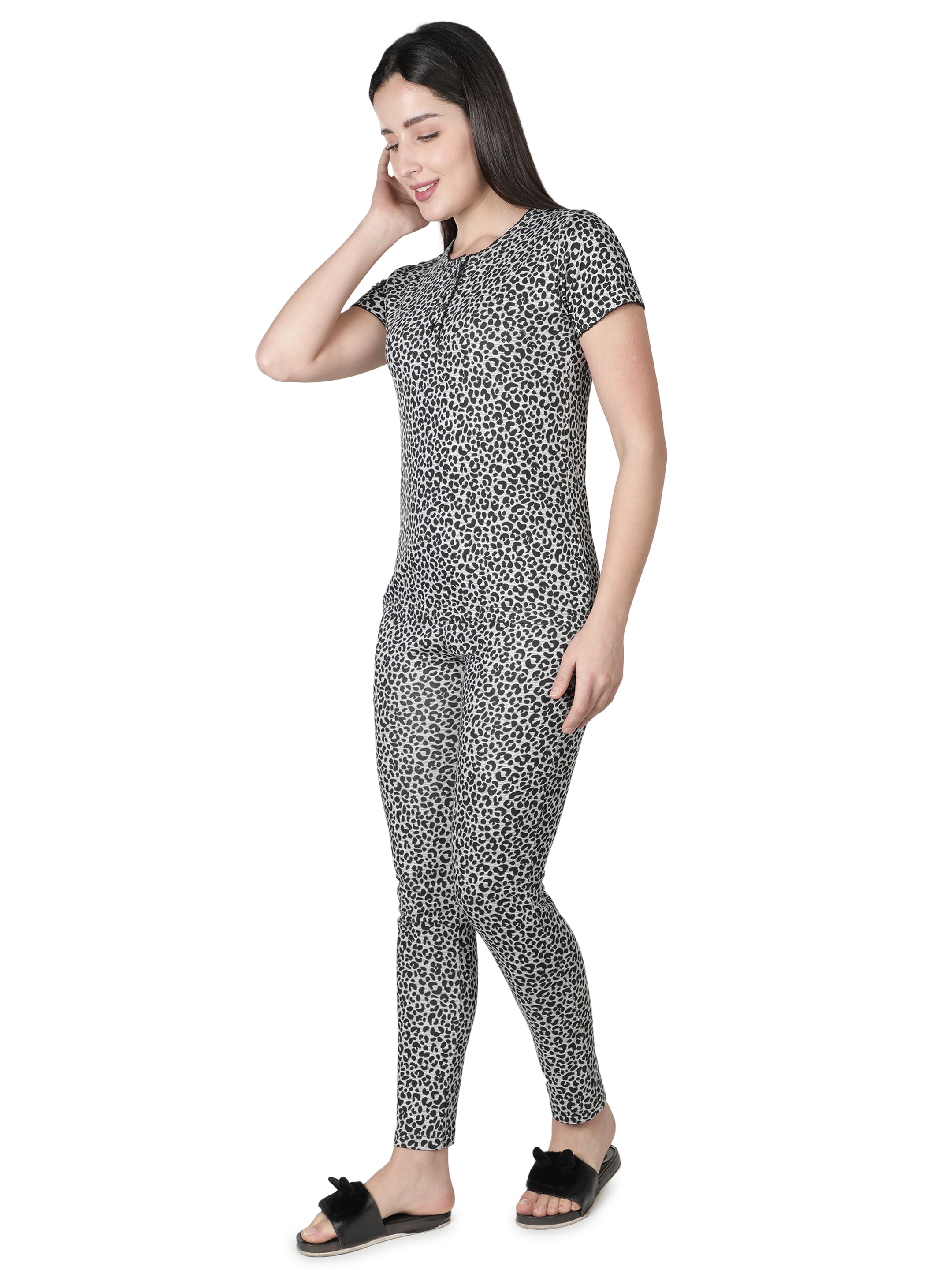Women's Grey Leopard Round Neck Pyjama Set - Effortless Elegance in Nightwear