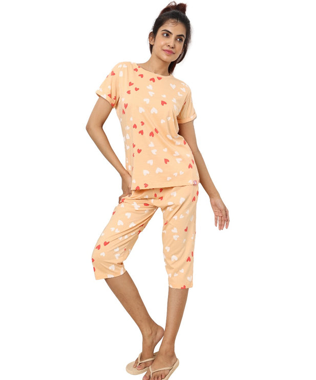 Peach Heart Sprinkle in Red & White Womens Nightwear Capri Set